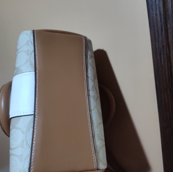 Coach Mini Rowan - Picture 3 of 4